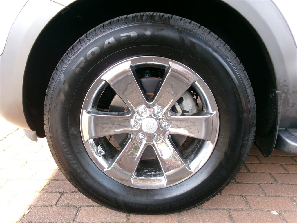 2009 Kia Borrego - $8,995