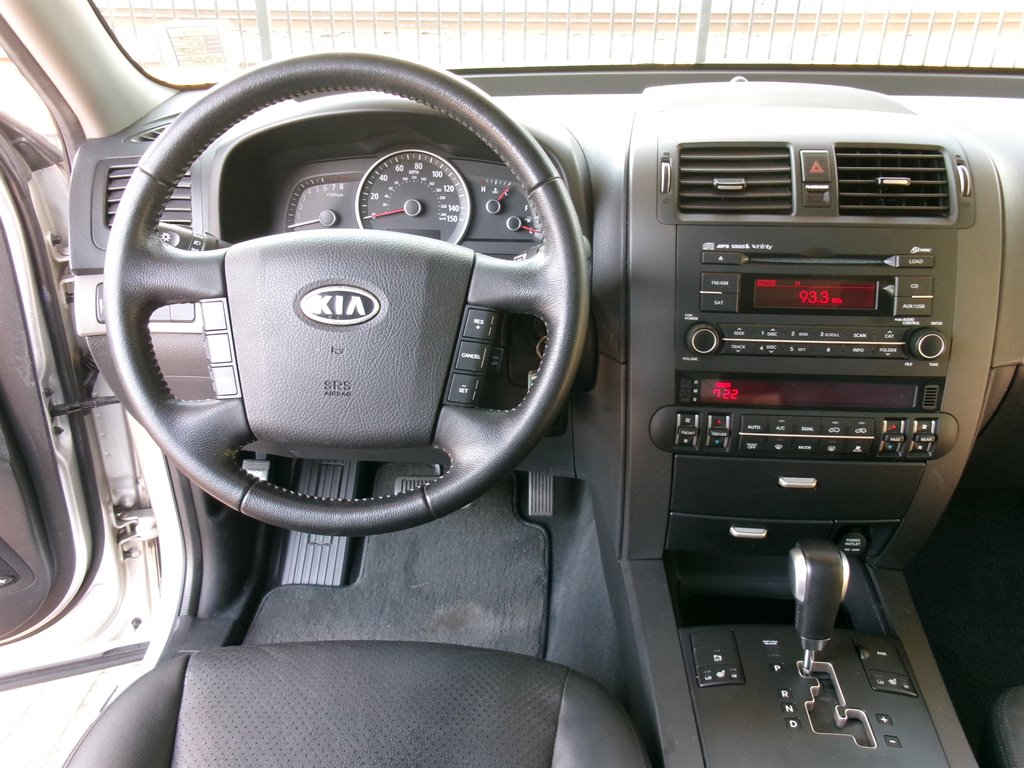 2009 Kia Borrego - $8,995