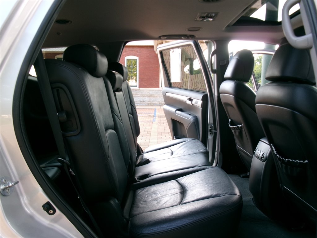 2009 Kia Borrego - $8,995
