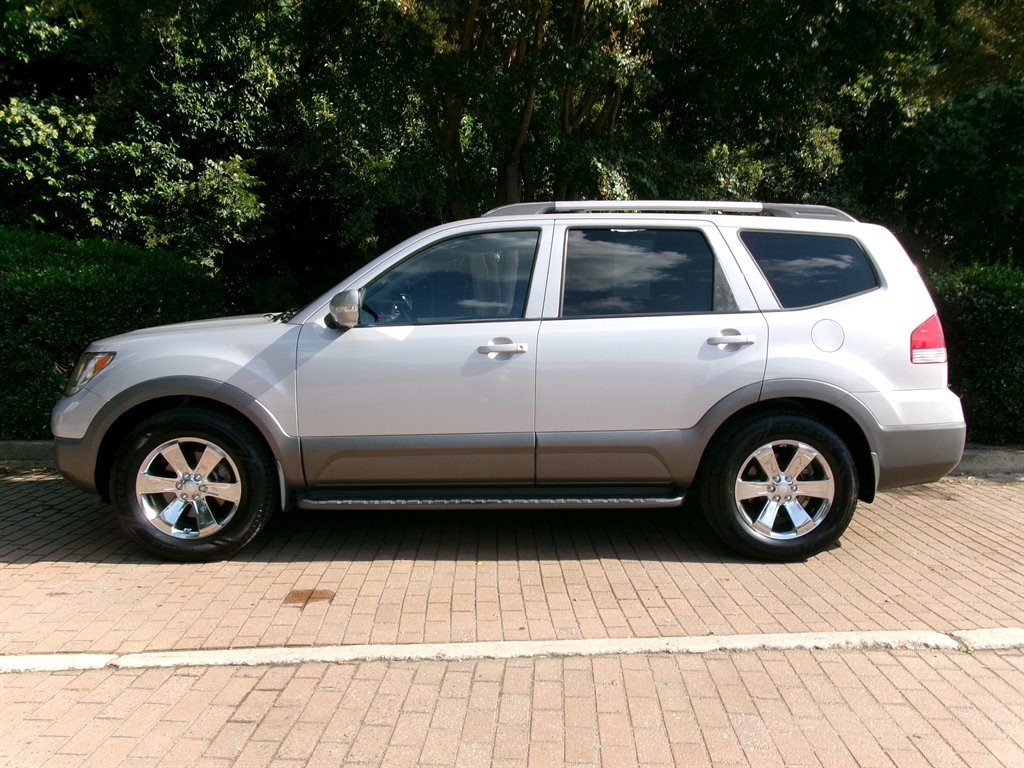 2009 Kia Borrego - $8,995