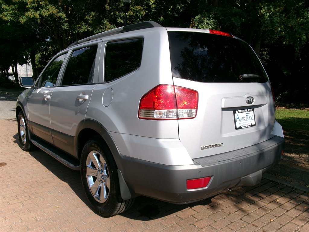 2009 Kia Borrego - $8,995