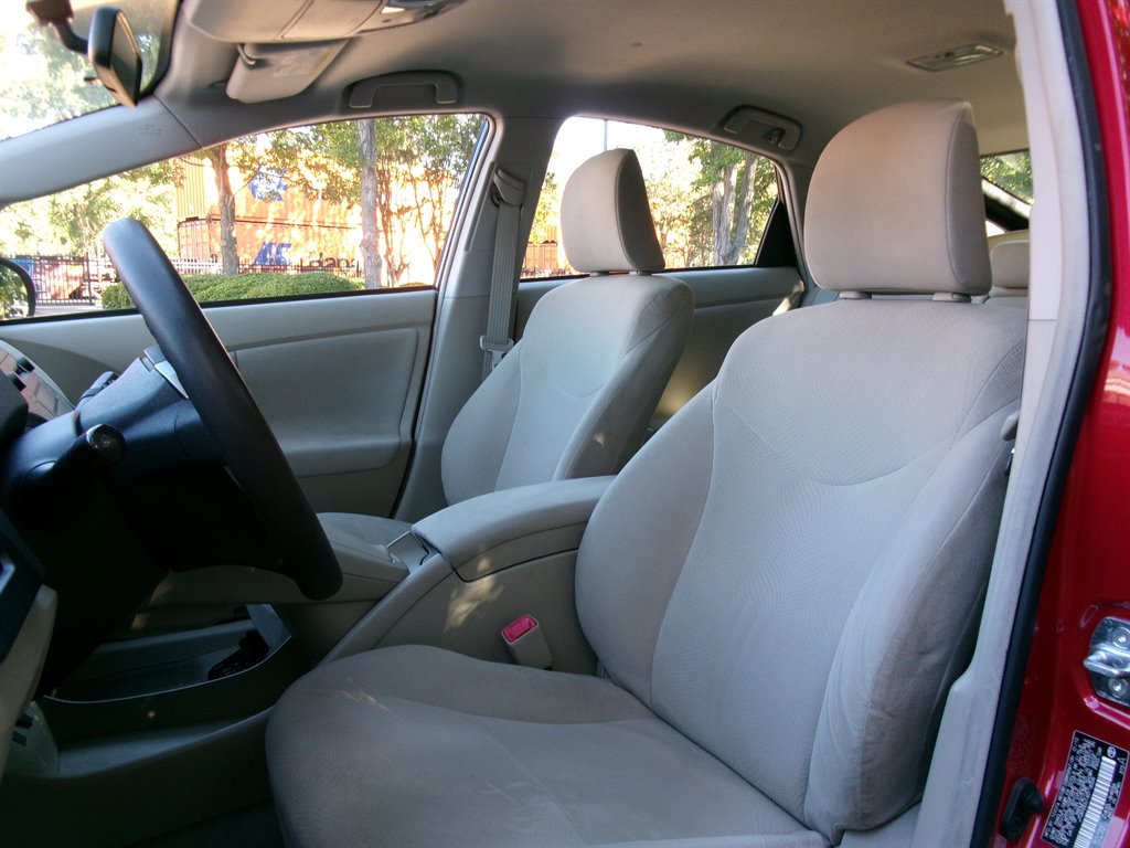 2010 Toyota Prius - $9,995