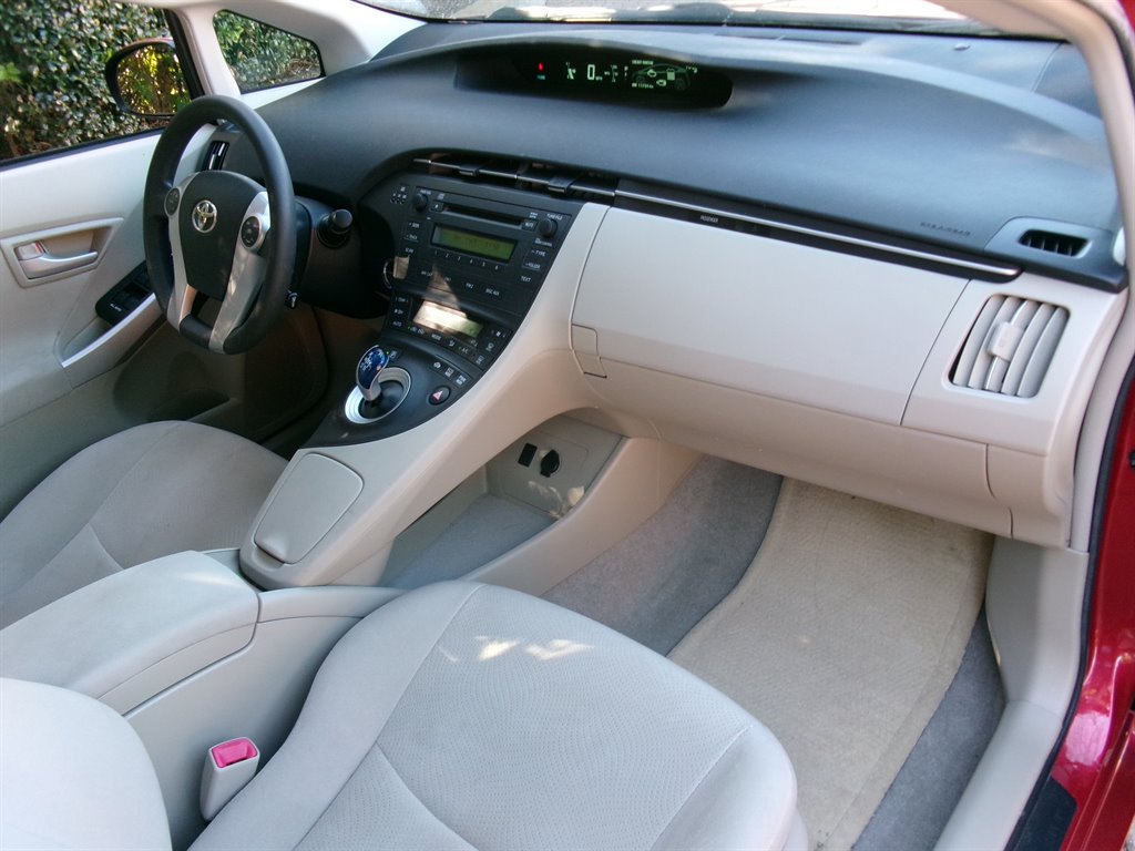 2010 Toyota Prius - $9,995