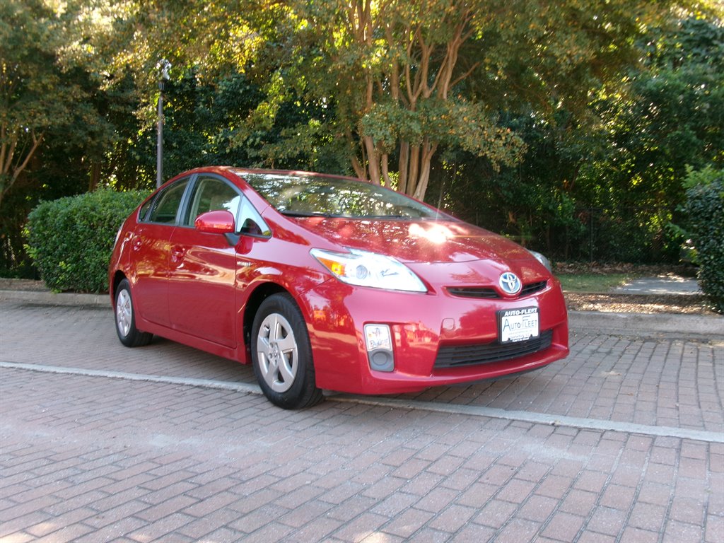 2010 Toyota Prius - $9,995