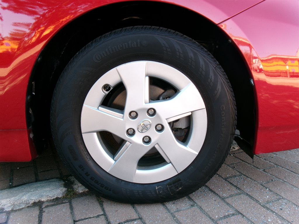 2010 Toyota Prius - $9,995