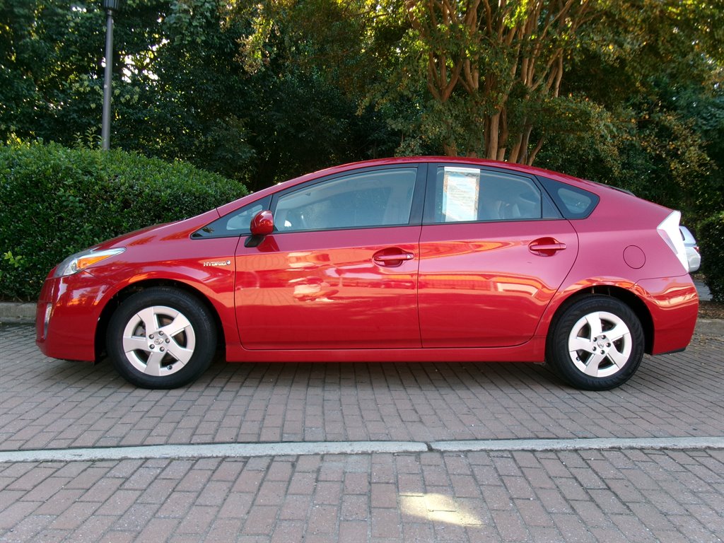 2010 Toyota Prius - $9,995