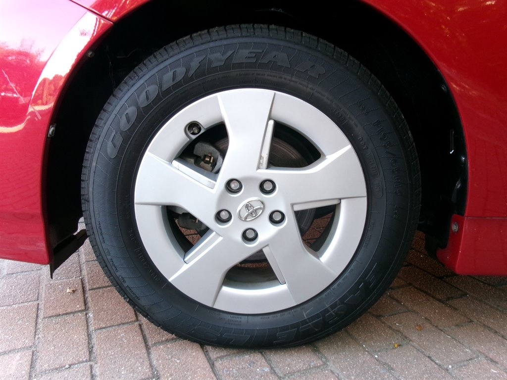 2010 Toyota Prius - $9,995