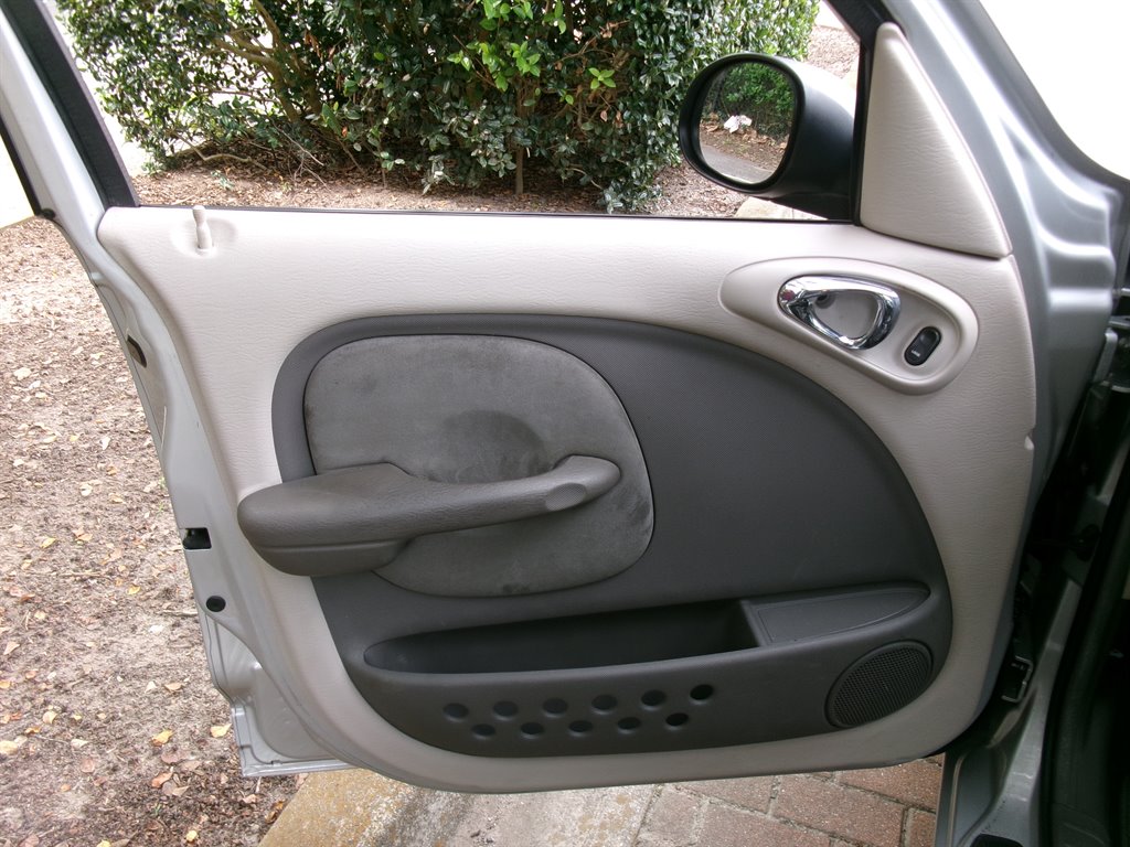 2001 Chrysler PT Cruiser - $8,995