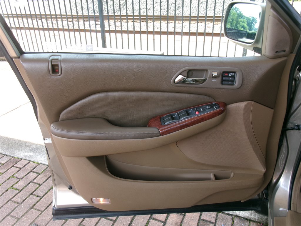 2005 Acura MDX - $11,995