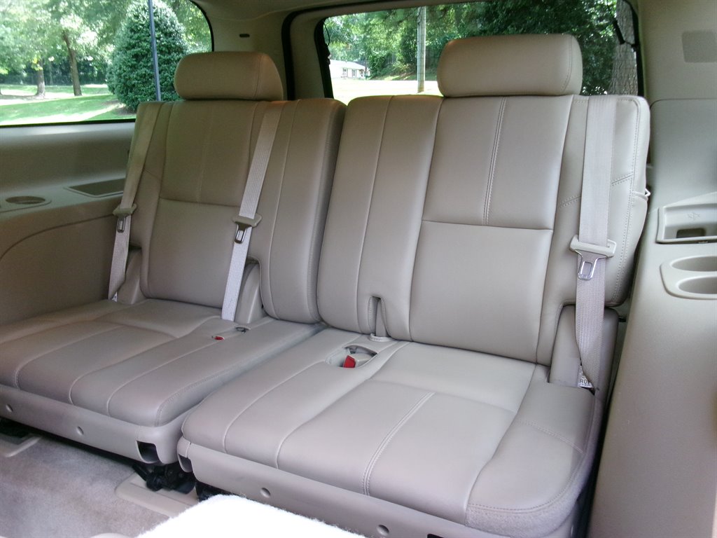 2008 Chevrolet Suburban - $21,995