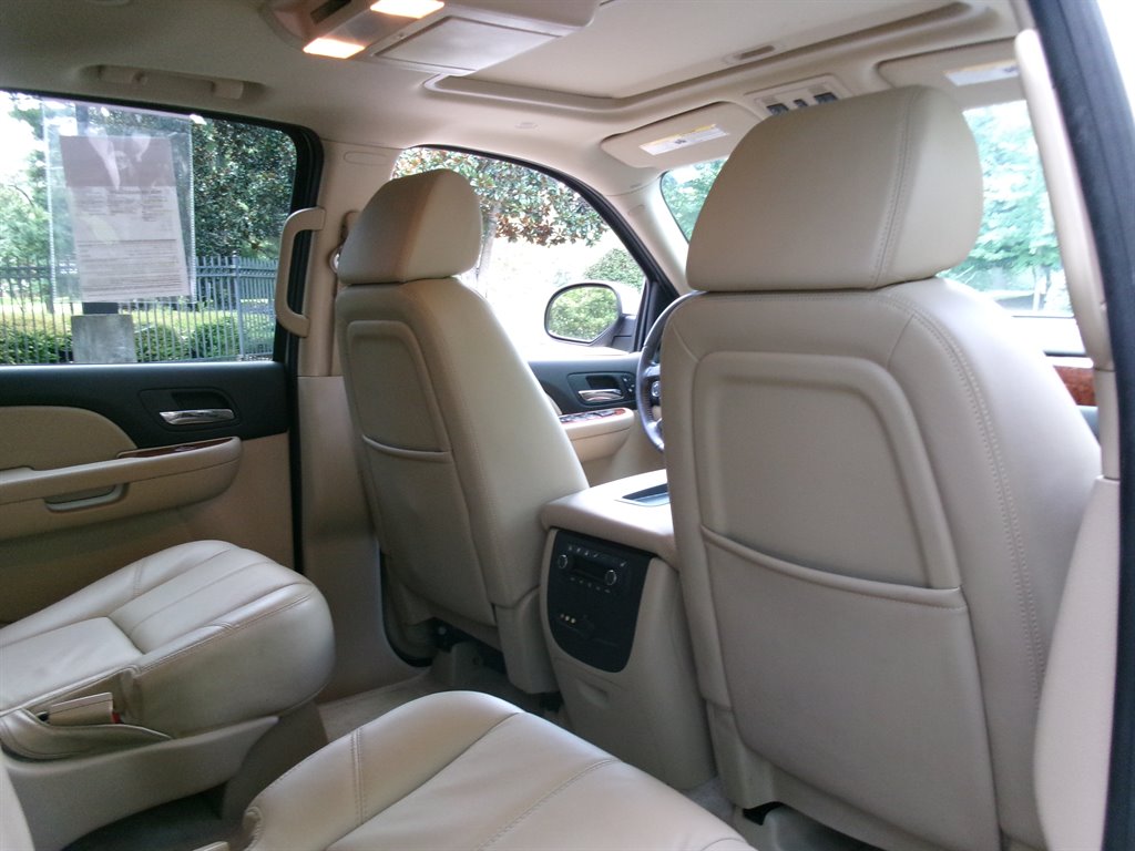 2008 Chevrolet Suburban - $21,995