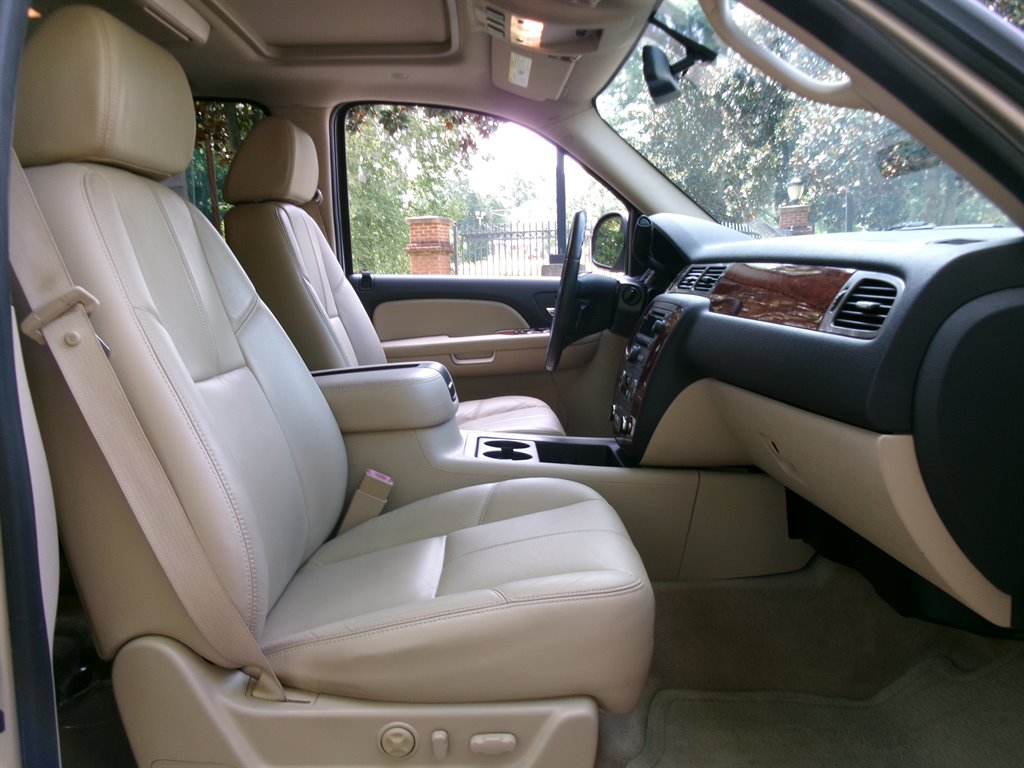 2008 Chevrolet Suburban - $21,995