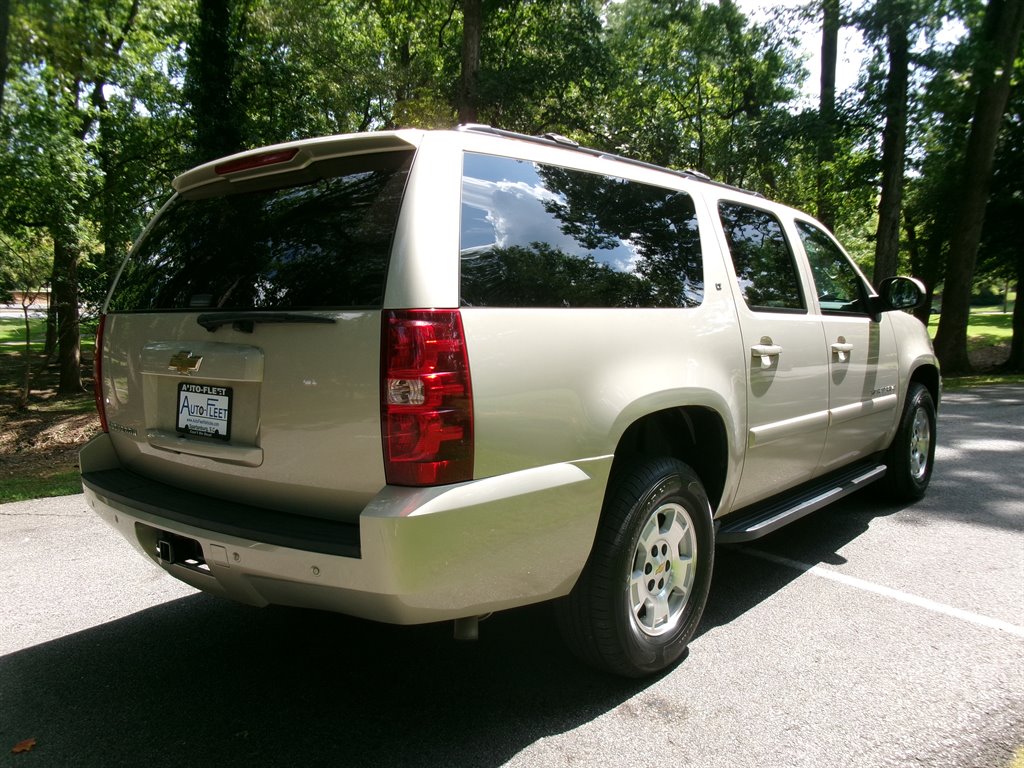 2008 Chevrolet Suburban - $21,995