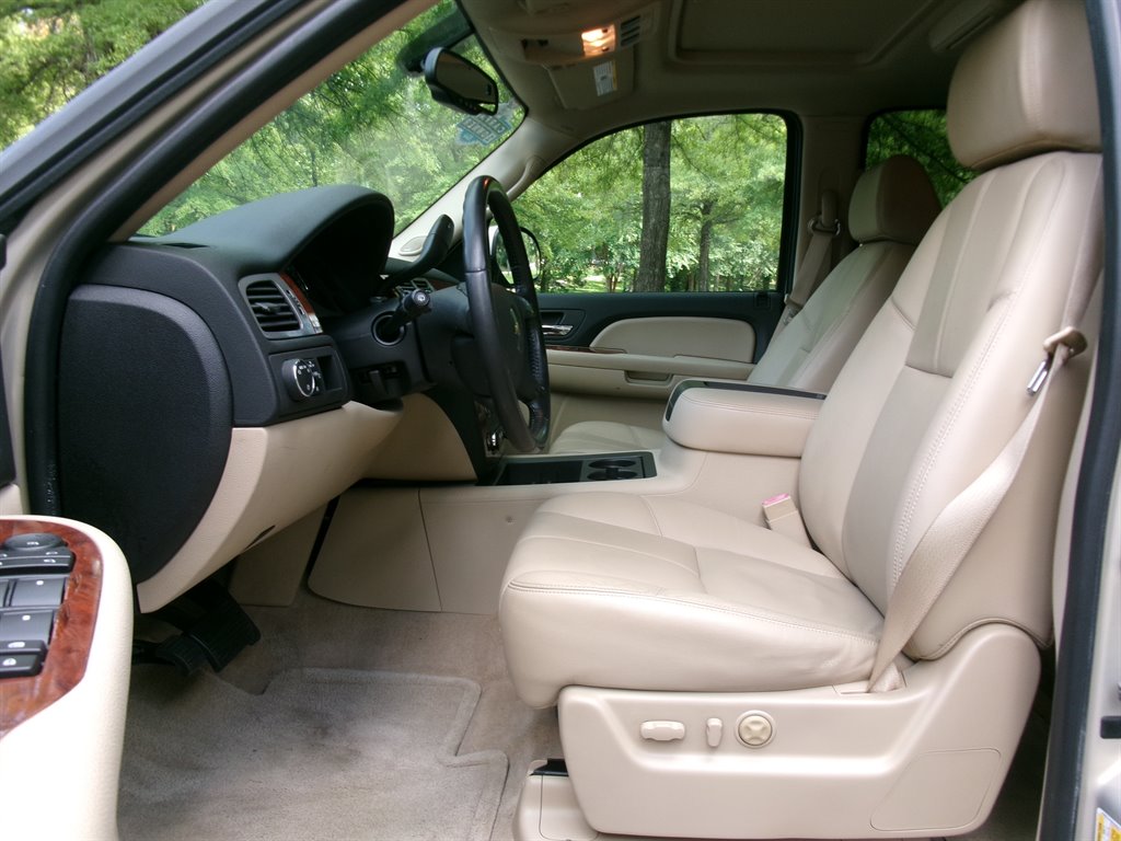2008 Chevrolet Suburban - $21,995