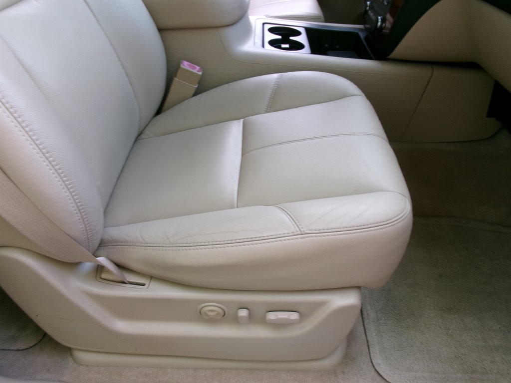 2008 Chevrolet Suburban - $21,995