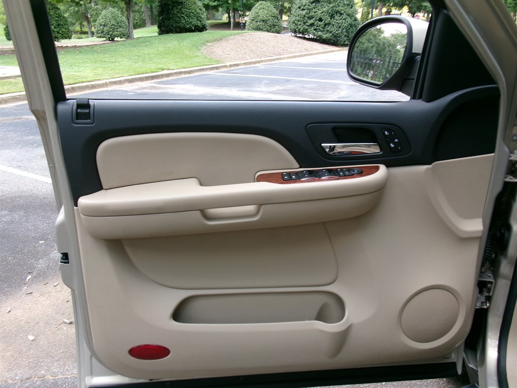 2008 Chevrolet Suburban - $21,995