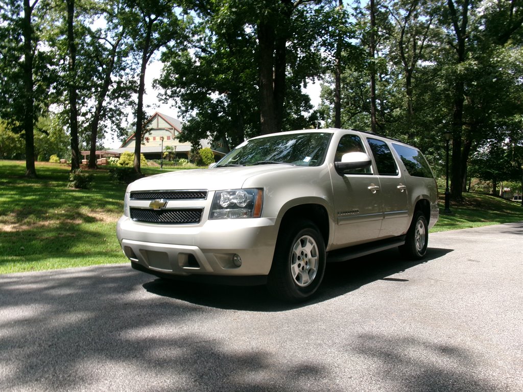 2008 Chevrolet Suburban - $21,995