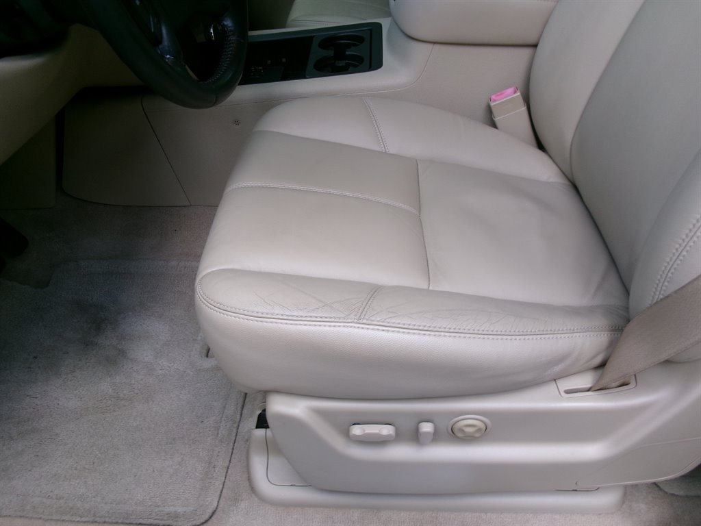 2008 Chevrolet Suburban - $21,995
