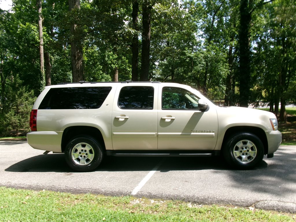 2008 Chevrolet Suburban - $21,995