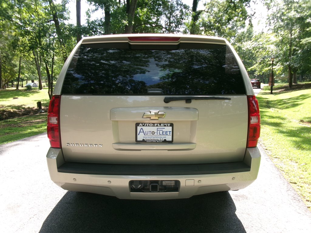 2008 Chevrolet Suburban - $21,995