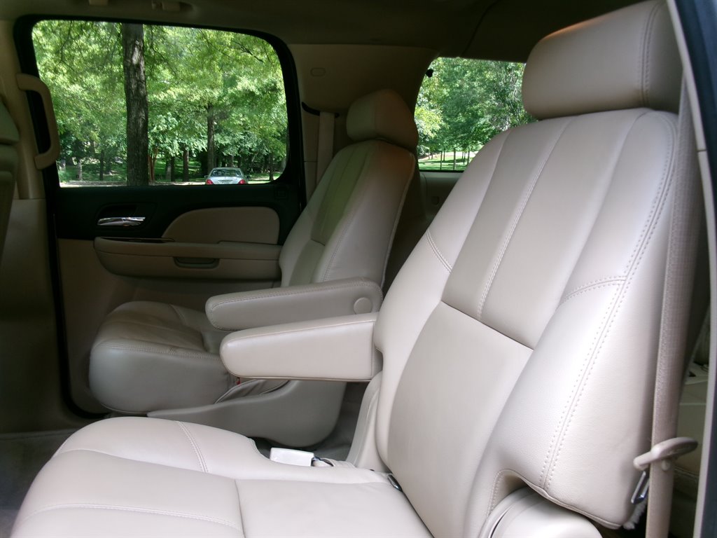 2008 Chevrolet Suburban - $21,995