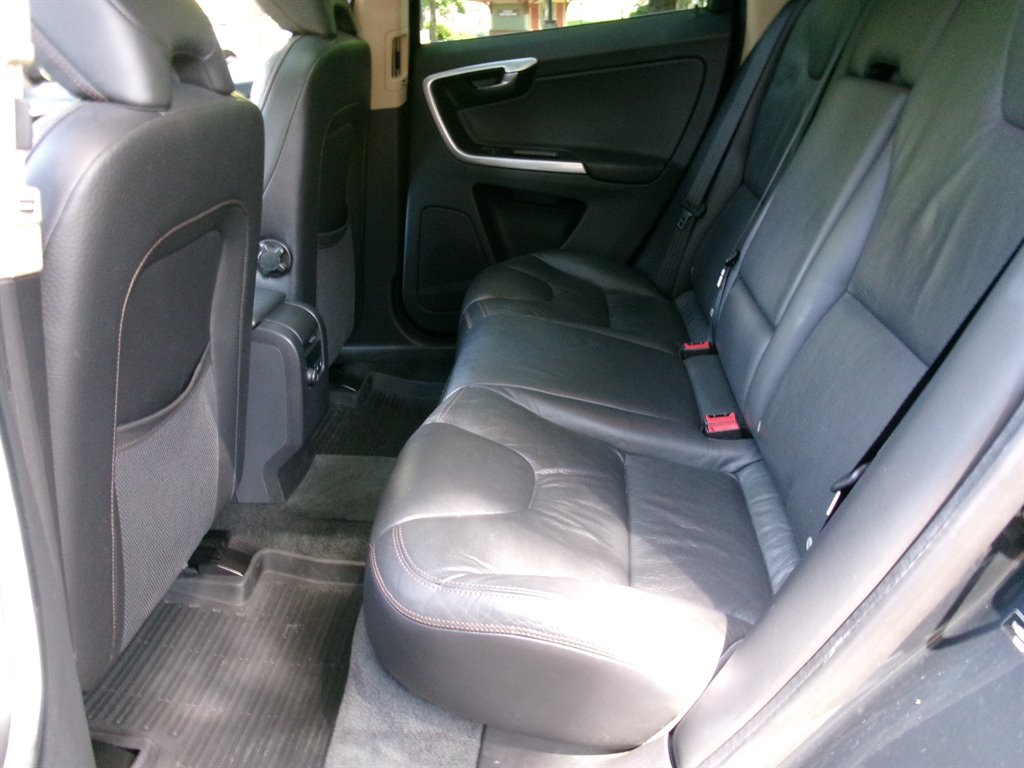 2012 Volvo XC60 - $9,995