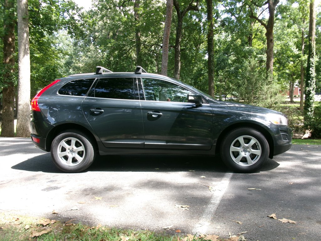 2012 Volvo XC60 - $9,995