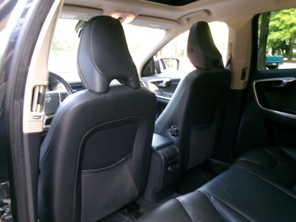 2012 Volvo XC60 - $9,995