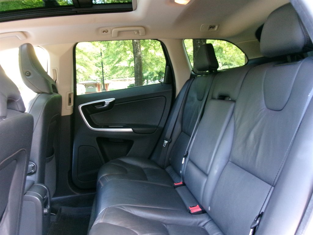 2012 Volvo XC60 - $9,995