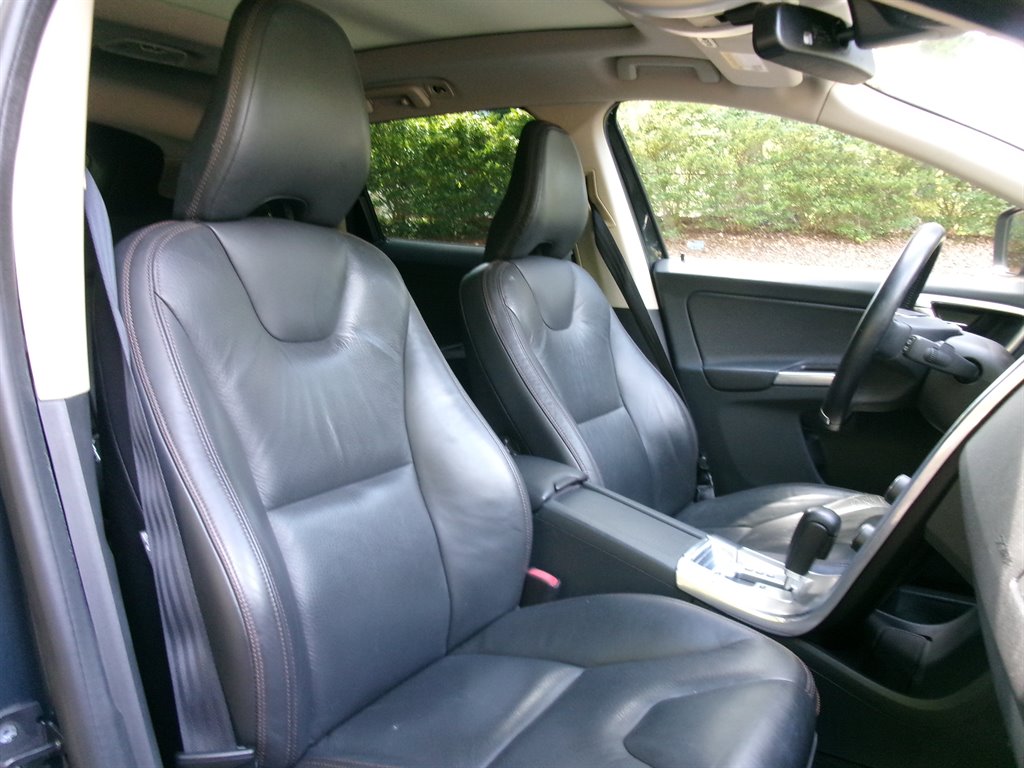 2012 Volvo XC60 - $9,995