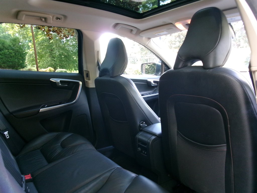 2012 Volvo XC60 - $9,995