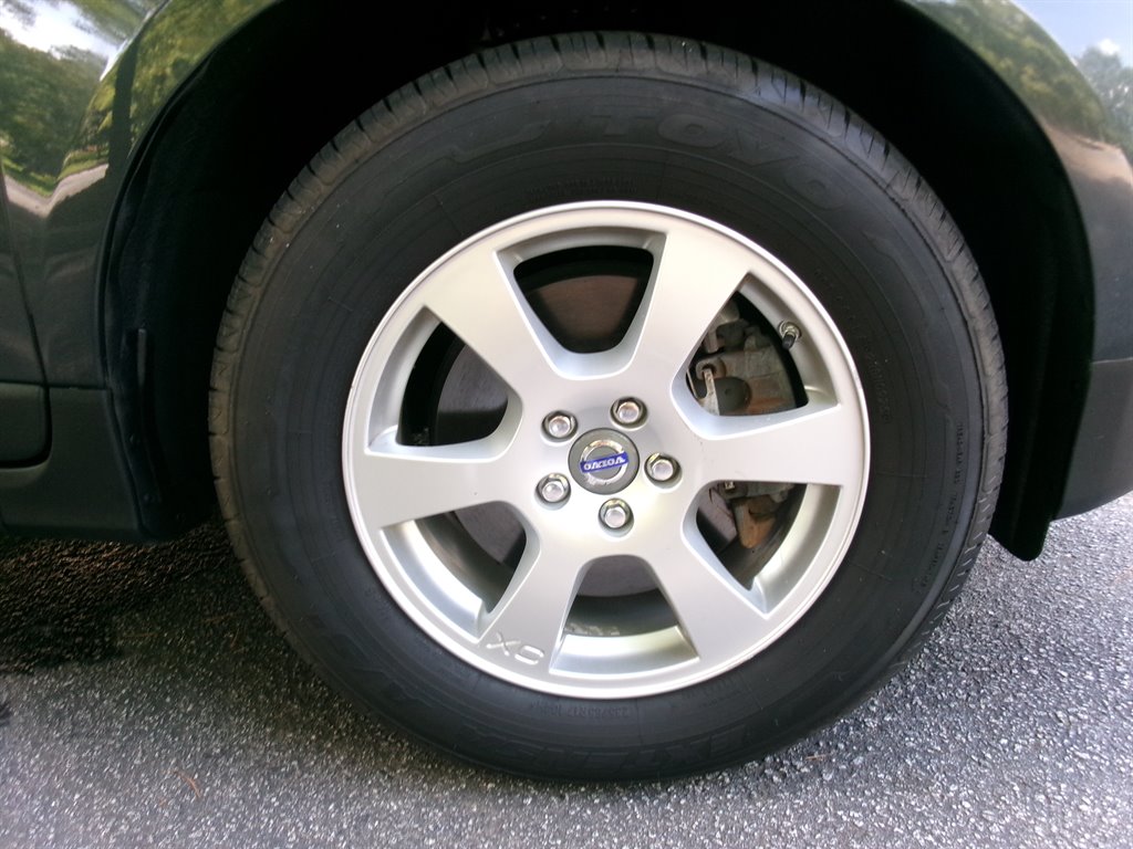 2012 Volvo XC60 - $9,995