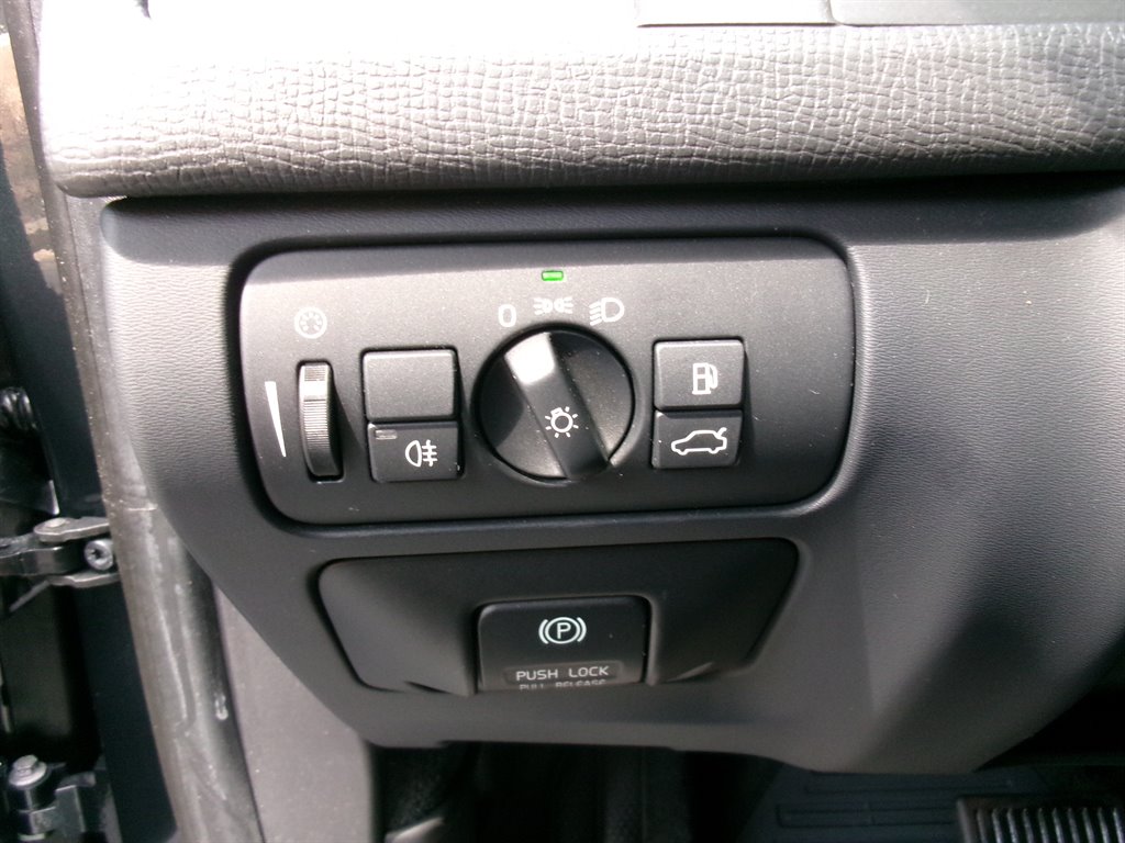2012 Volvo XC60 - $9,995