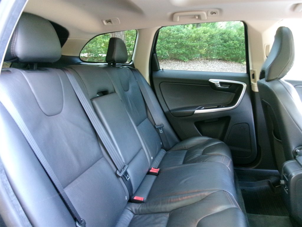 2012 Volvo XC60 - $9,995