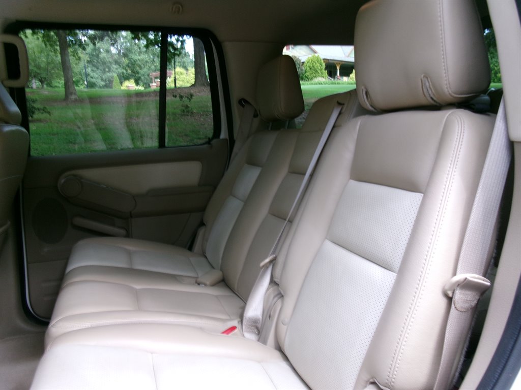 2010 Mercury Mountaineer - $9,995