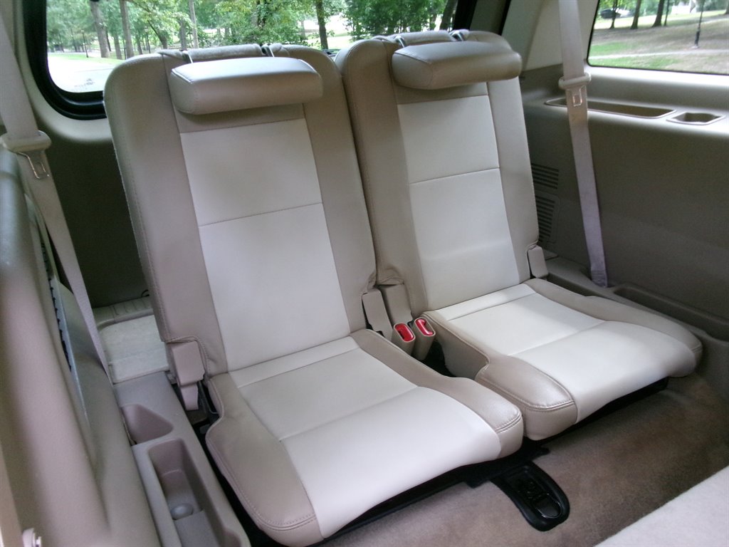 2010 Mercury Mountaineer - $9,995