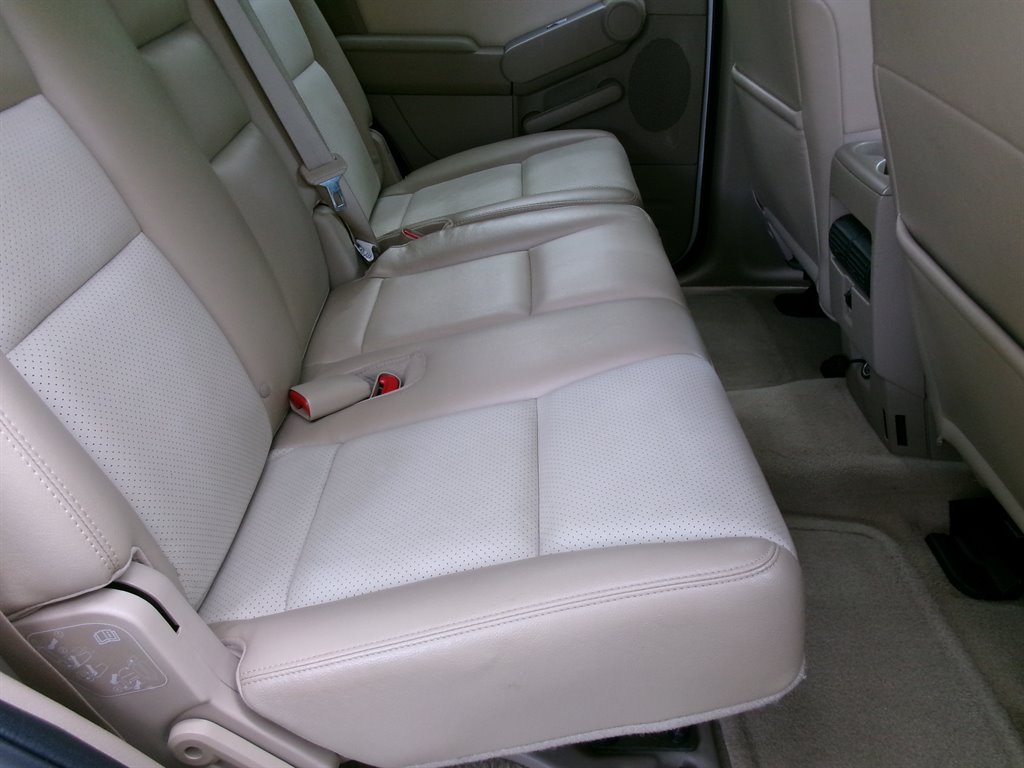 2010 Mercury Mountaineer - $9,995