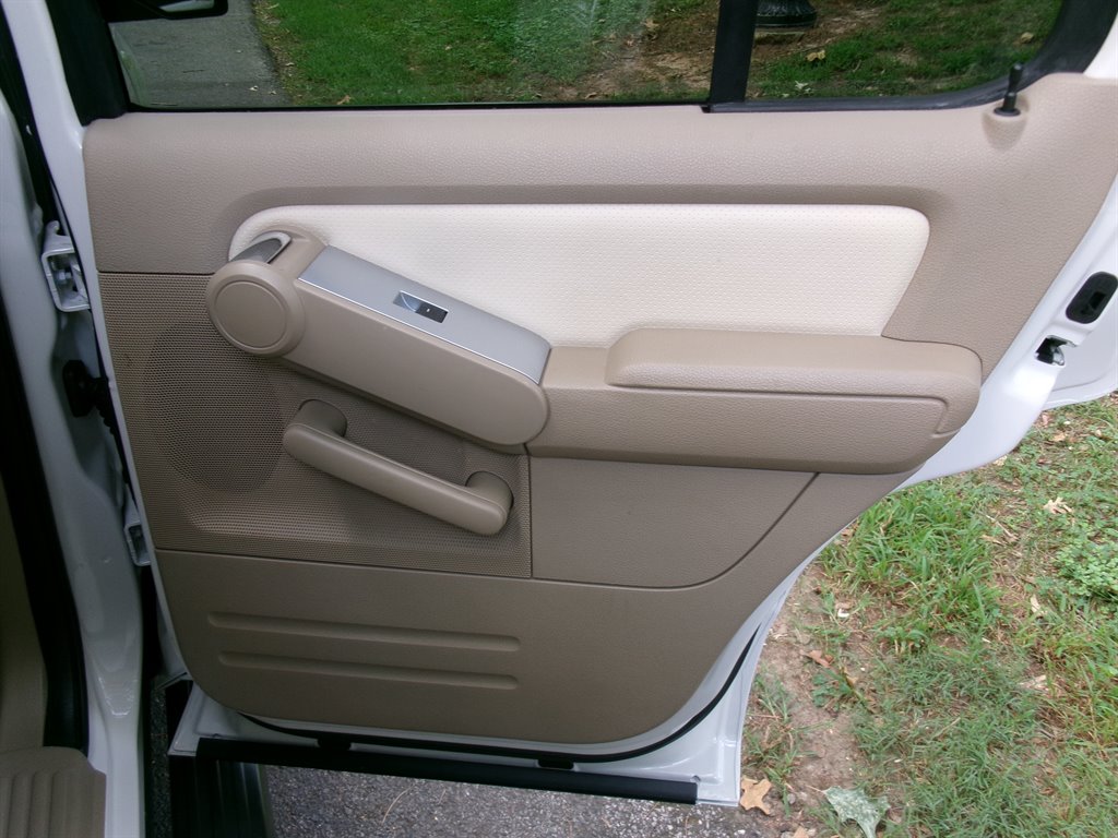 2010 Mercury Mountaineer - $9,995