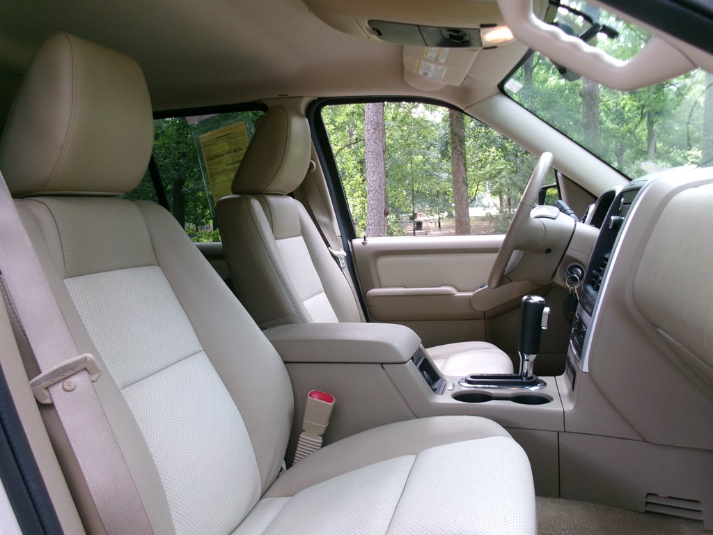 2010 Mercury Mountaineer - $9,995