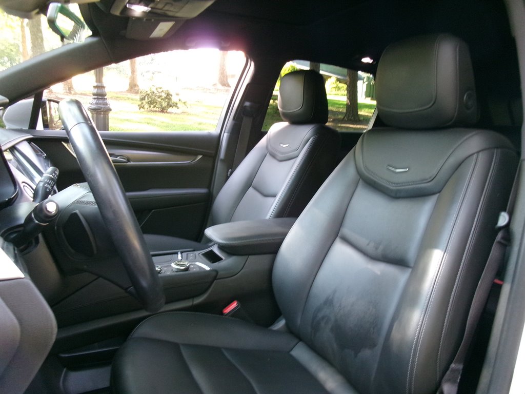 2022 Cadillac XT5 - $24,995