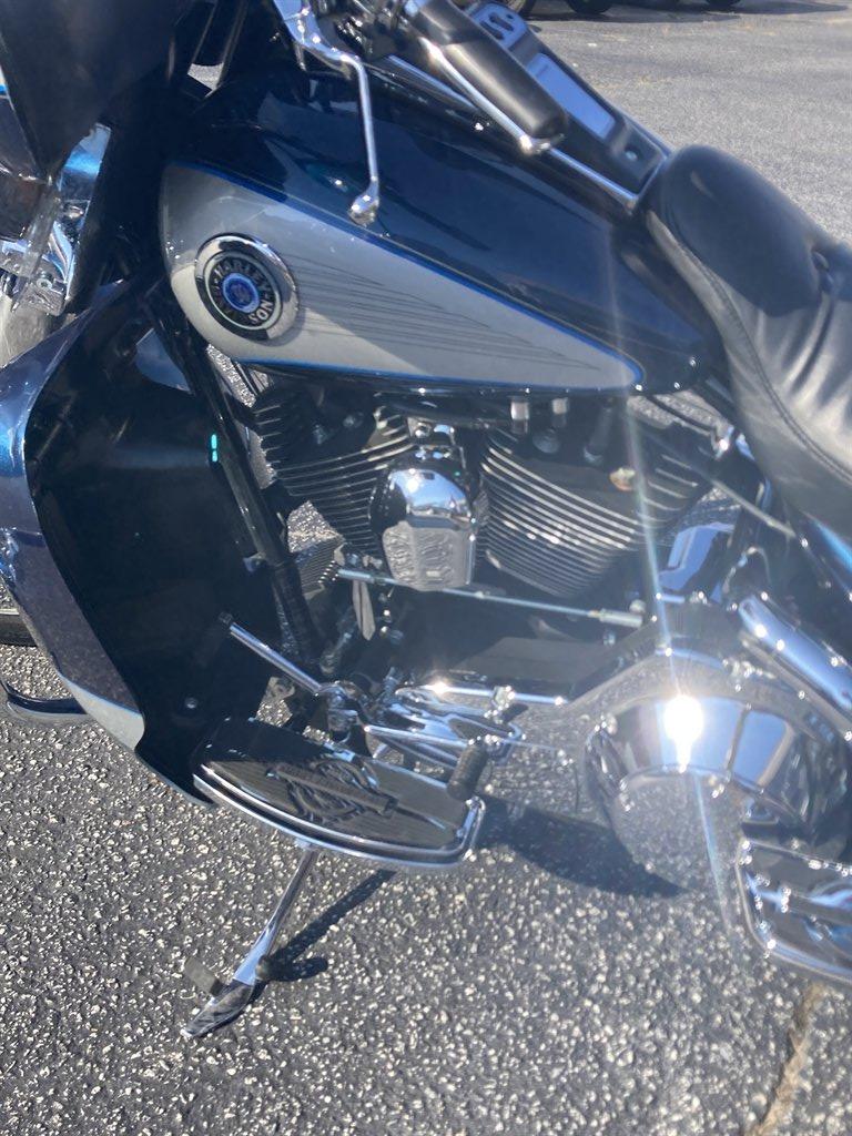 2001 Harley-davidson Ultra Classic Electra Glide - $8,000