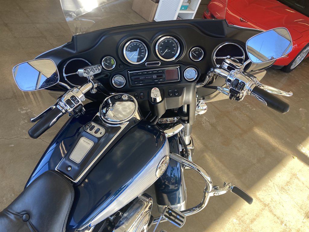 2001 Harley-davidson Ultra Classic Electra Glide - $8,000