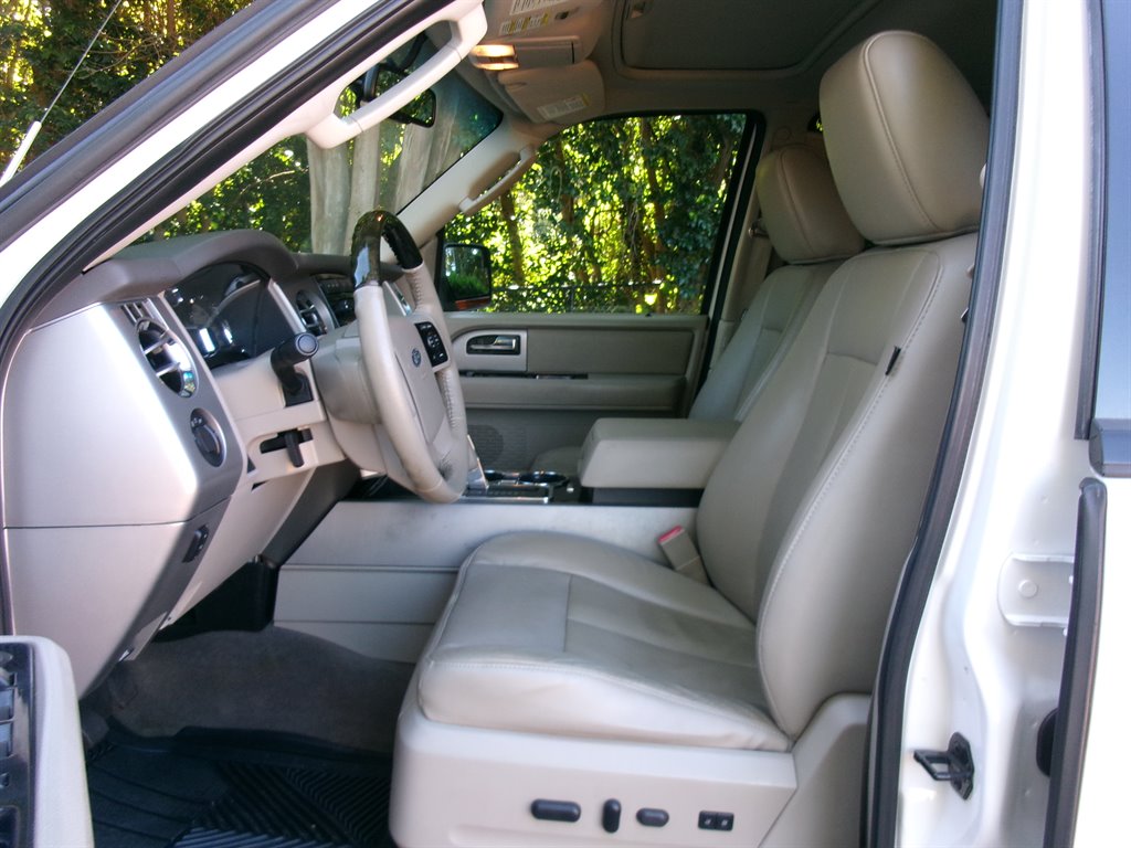2012 Ford Expedition - $12,995