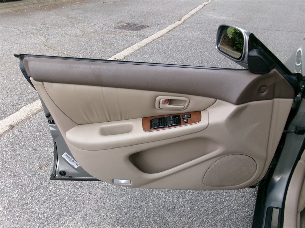 2001 Lexus ES - $11,995