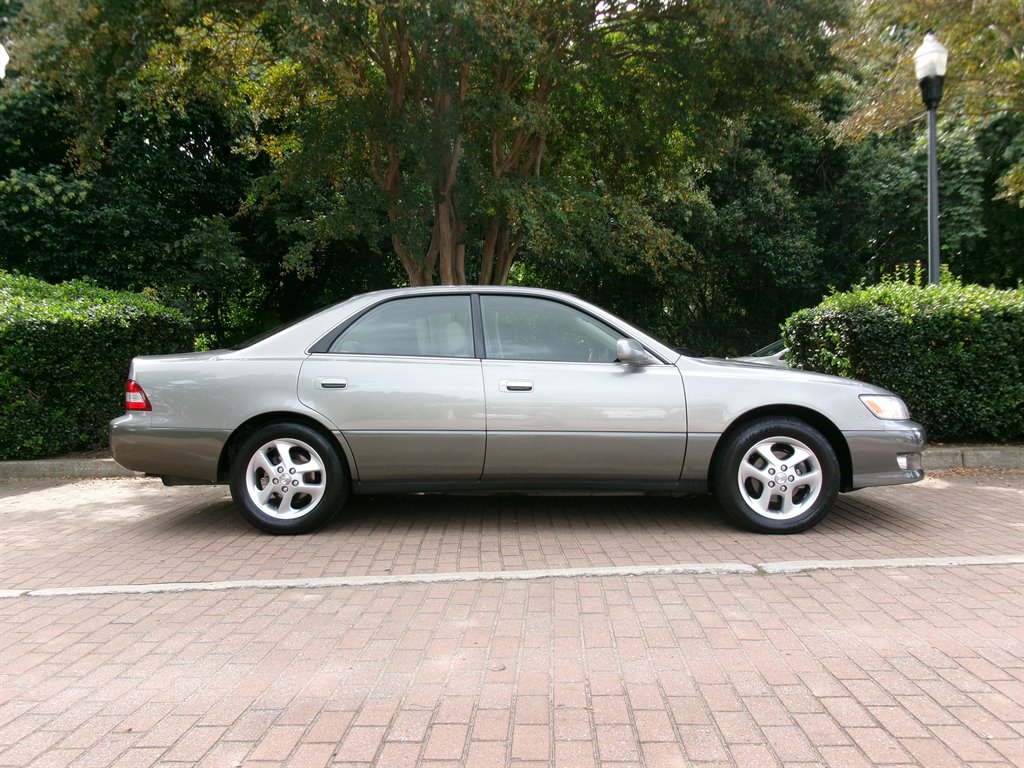 2001 Lexus ES - $11,995