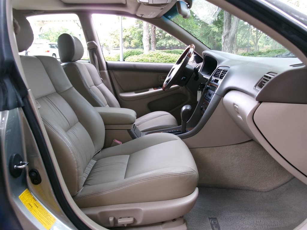 2001 Lexus ES - $11,995