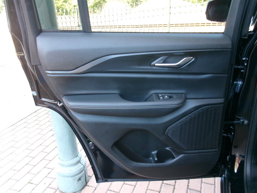 2025 Jeep Cherokee - $36,995