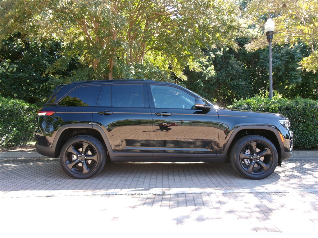 2025 Jeep Cherokee - $36,995