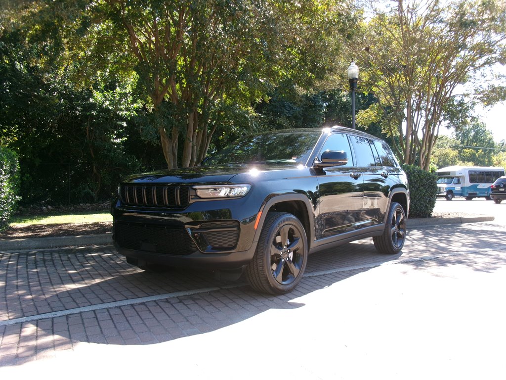 2025 Jeep Cherokee - $36,995
