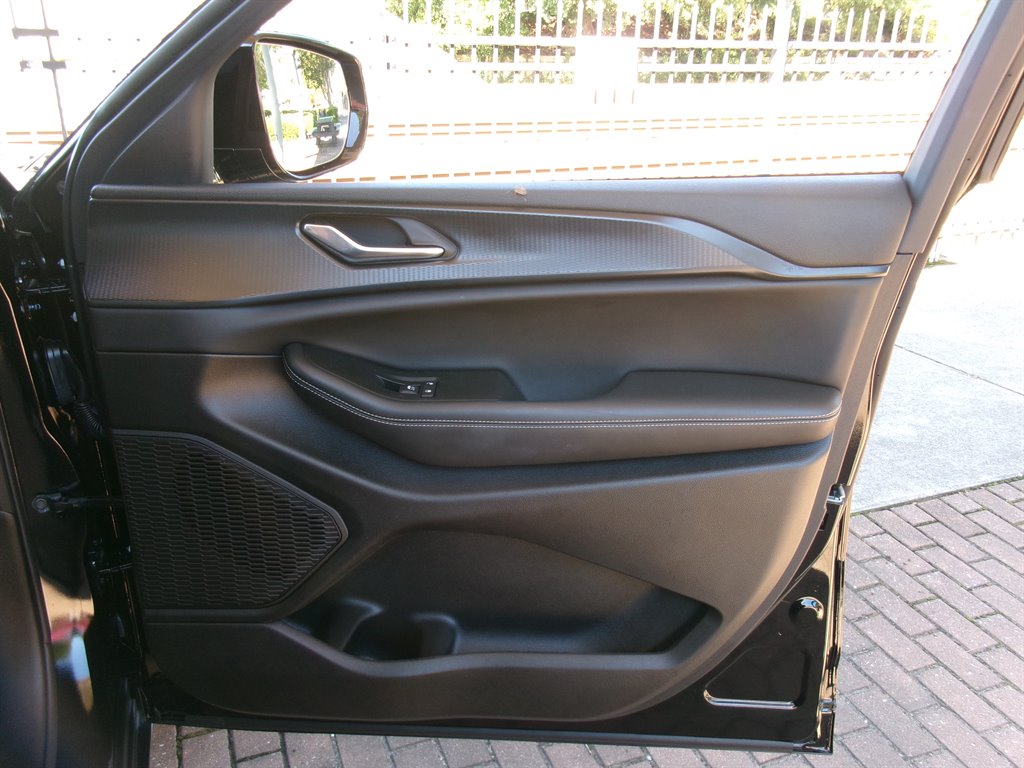 2025 Jeep Cherokee - $36,995